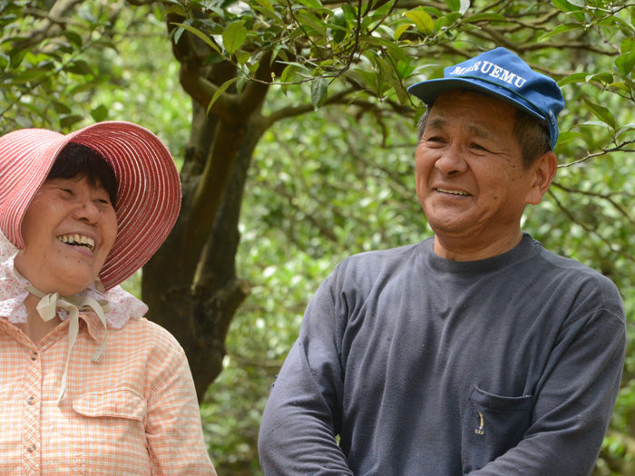 まごころ果樹園のオーナーご夫妻の最高の笑顔