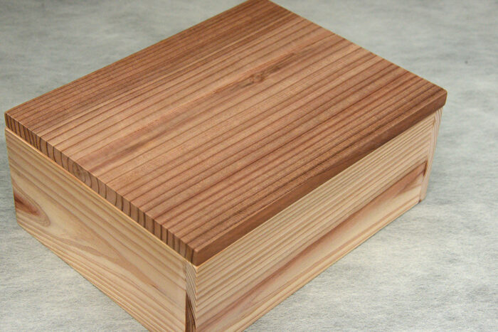 屋久島地スギの木箱